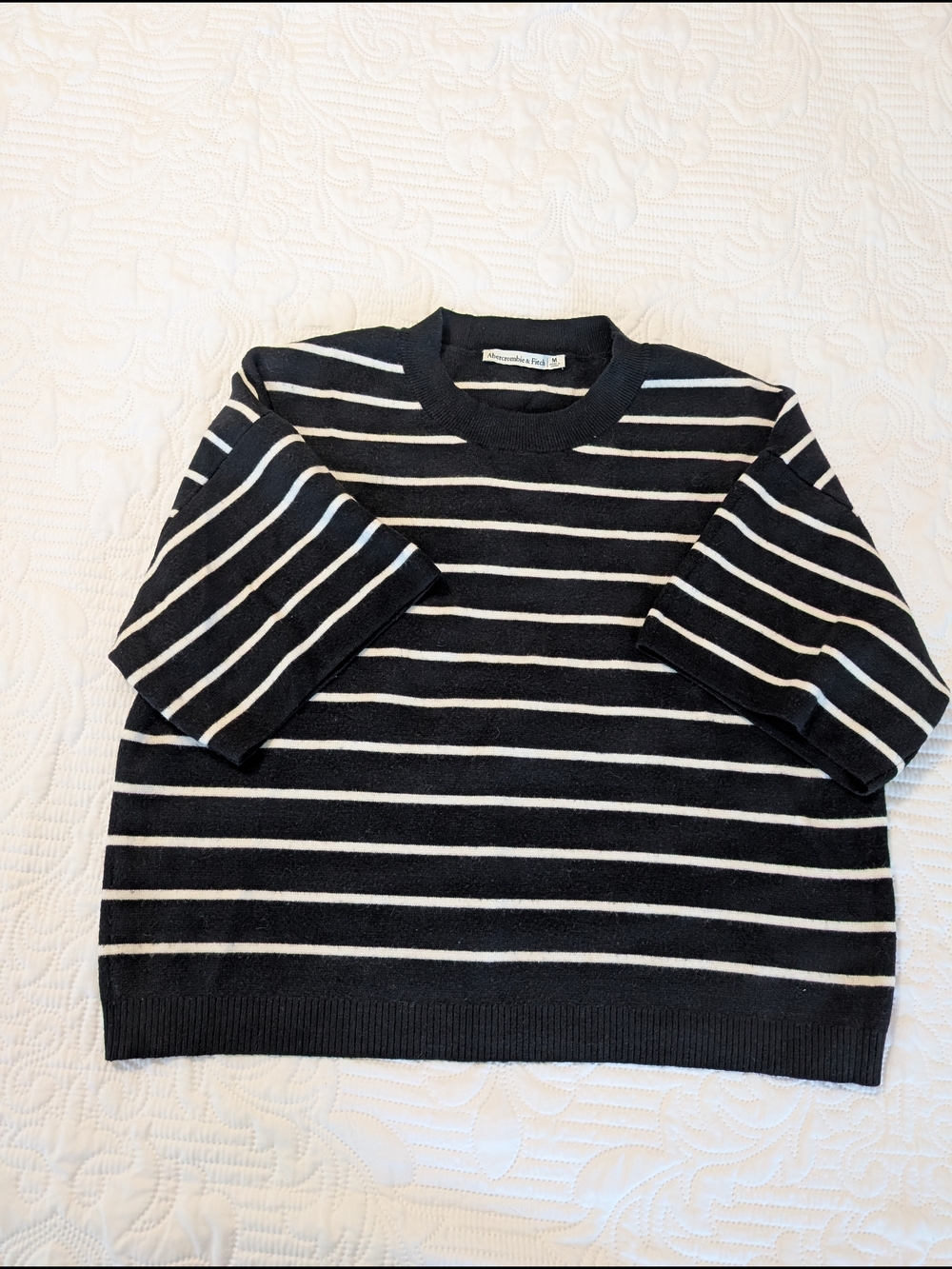 Abercrombie & Fitch Black and White Striped Crewneck Sweater